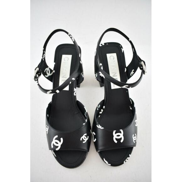 Chanel 22S Black White Print Lambskin CC Logo Ankle Strap Block Heel Sandal 38.5 - Picture 6 of 10
